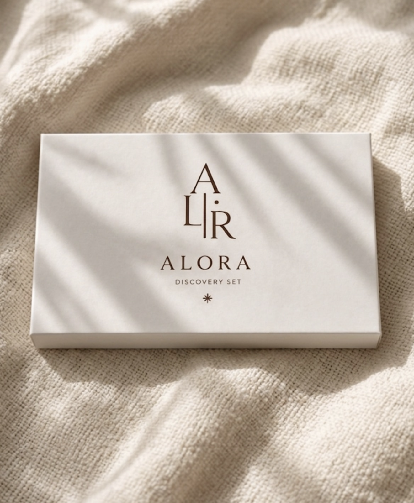 ALORA — editorial фото 1